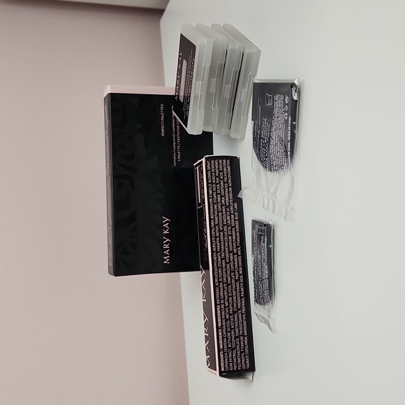 Mary Kay Palette Eye Shadow Mascara Blush and Brush Bundle